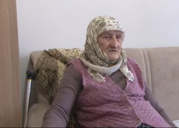 Život Asife ispunjen tradicionalnim vrednostima, sanjala i obrazovanju ali otac to nije odobrio