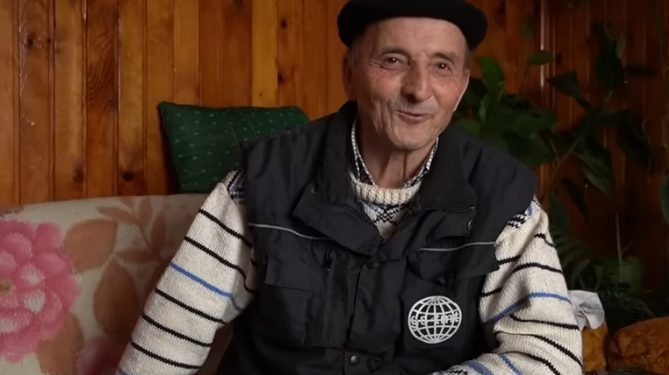7 godina hizmetio slijepu suprugu na postelji i još 30 bi da mi je živa