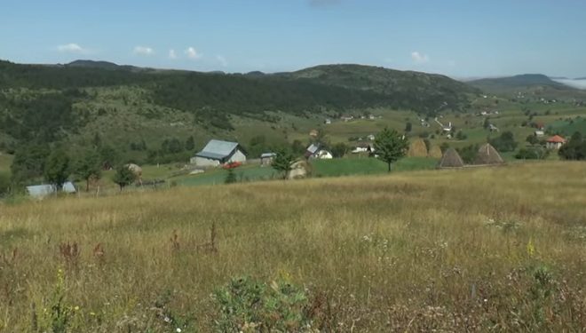Selo Korita nekada bila Opština, danas ga krase sloga i okupljanje bratstva Ličina