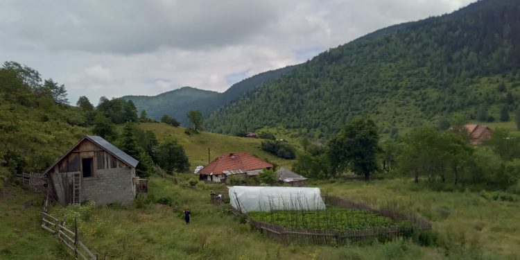 Pad temperature, ne izlazite bez kišobrana a da li se očekuje snijeg