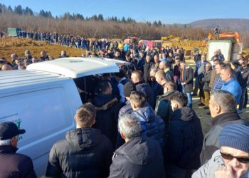 Tragedija u Sarajevu, obavljena dženaza tragično stradalom Farisu na mezarju Vlakovo
