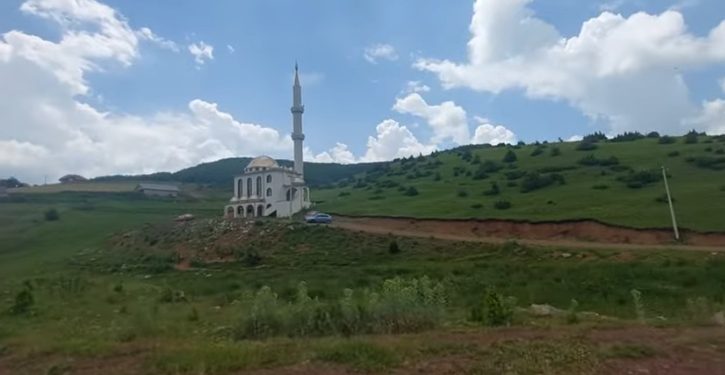 Selo Ramoševo ima jednu od najljepših džamija