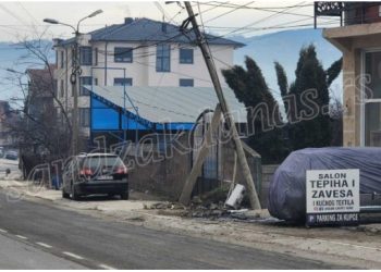 Novi Pazar: Auto precvikalo banderu, uzrok velika brzina