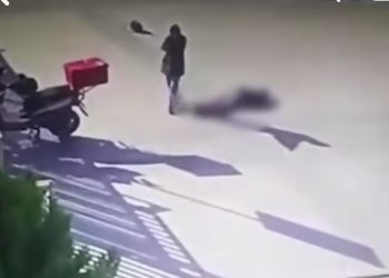 Uznemirujući snimak ispred zgrade suda u Istanbulu, ranjeno pet osoba