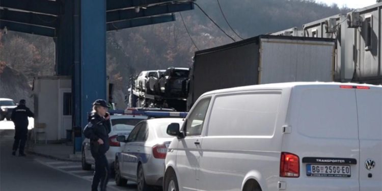 Kosovo čvrsto u očuvanju svoje državnosti, spriječili vozilo sa srpskim dinarima da uđe na Jarinje