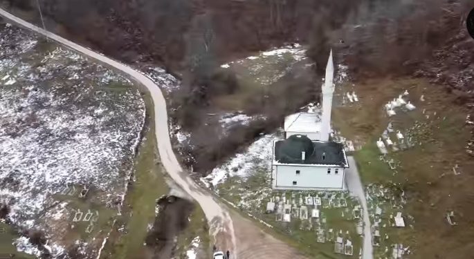 Selo Škrijelje je jedno od najvećih po površini i obuhvata nekoliko zaseoka