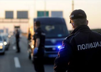 Tutinac A.M. uhapšen kod Preševa  na autoputu, u autu 5 migranata otkriveno