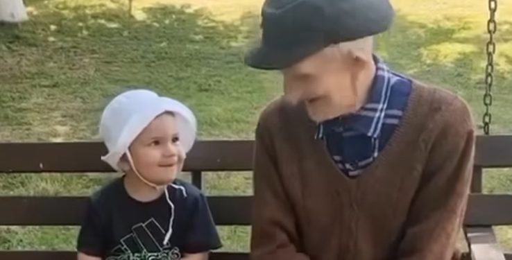 Djed i unuk nasmejali korisnike društvenih mreža