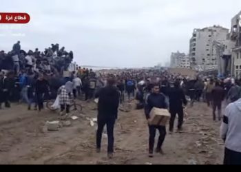 Konvoj pomoći ušao u Gazu a onda agresori otvorili vatru u pobili i ranili mnogo civila VIDEO