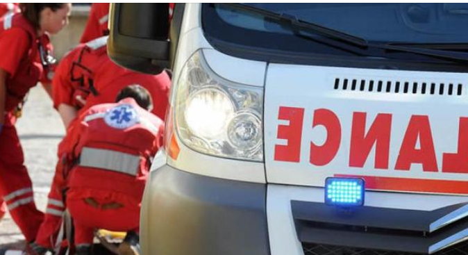 Auto sletelo sa puta kod Bujanovca, tri osobe stradale a više povređeno