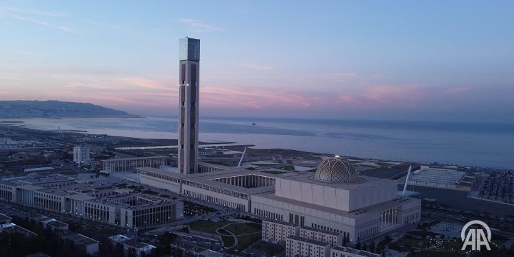 Alžir: U nedjelji svečano otvorena jedna od najvećih džamija, minaret 265 metara