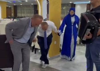 Prelijepo Saborsko kolo Hazira Alića iz Crniša kod Tutina