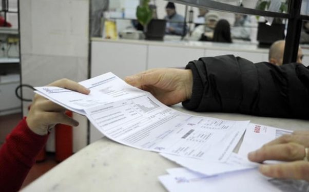 Gužve na šalterima EPS-a zbog ogromnih računa i zaostajanja u plaćanja
