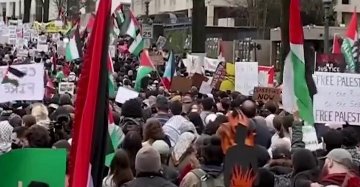 Protest podrške Palestincima ispred ambasade Izraela u Washingtonu