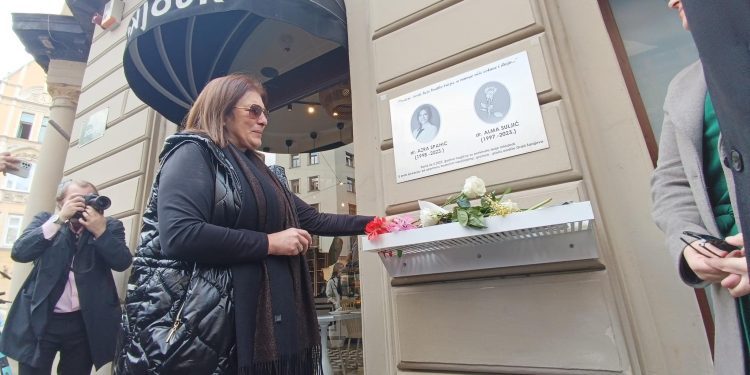 Sarajevo: Postavljena spomen-ploča tragično stradalim doktoricama, Azri i Almi