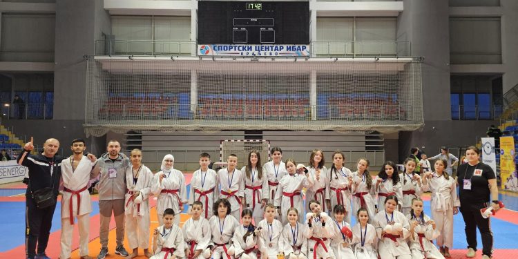 Sjajan nastup Karate kluba Sjenica na Medjunarodnom turniru, 38 medalja