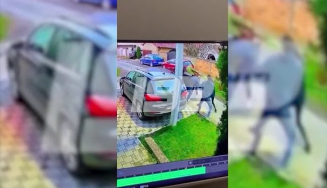 Strašna scena ispred marketa, mladića pretukli pred majkom i bebom