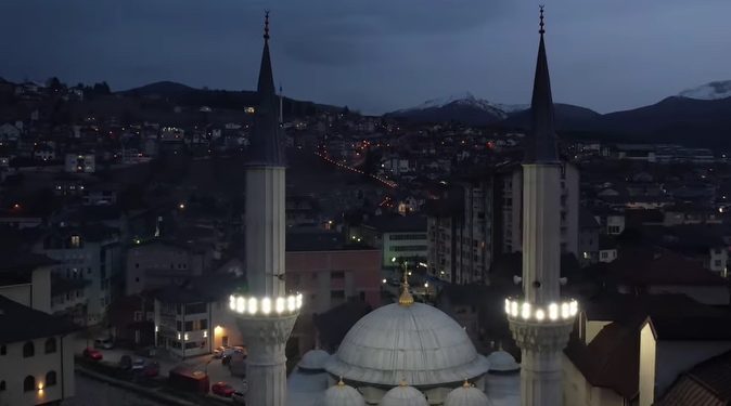 Ramazanska atmosfera u Rožajama, mir i tišina na ulicama i sokacima