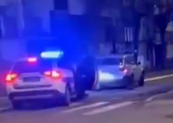 Filmska scena na ulicama Pazara, bježao policiji džipom pa izašao iz auta i nastavio trčati