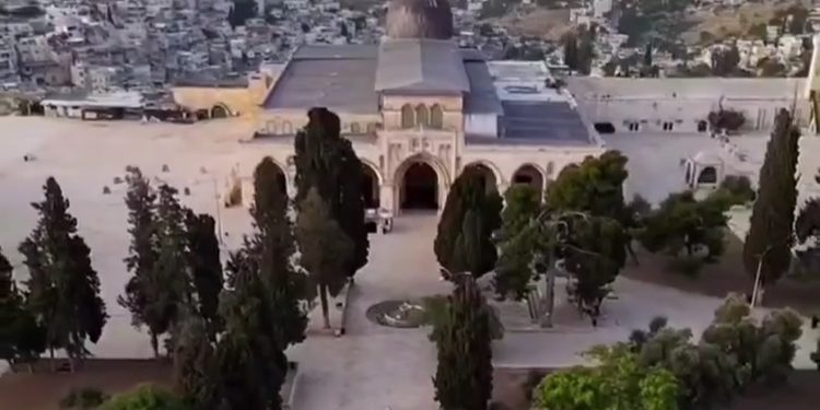 Džamija Al Aksa i prelijepa sura iz Kur’ana VIDEO