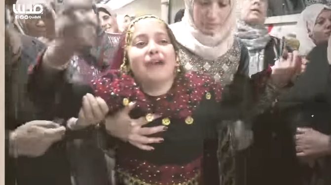 Palestinska djevojčica se srela sa ocem koji je bio u cionistički zatvor