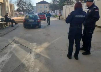 Dvoje djece napali psi lutalice, od dobijenih povreda smještena u novopazarsku bolnicu