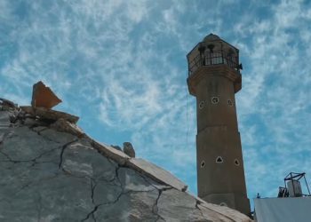 Uprkos stalnim granatiranjima, džamije u Gazi pozivaju na molitvu
