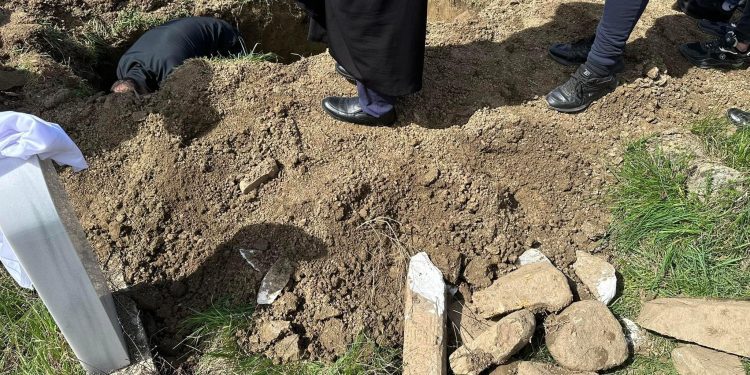 Novi Pazar: Na mezarju Gazilar iskopan novi mezar preko starog