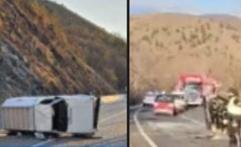 Novi Pazar: Auto završilo na krovu, golf se prevrnuo na ulazu grada