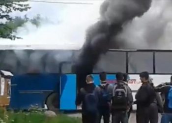 Autobus sa đacima prvacima se zapalio, pošli na ekskurziju