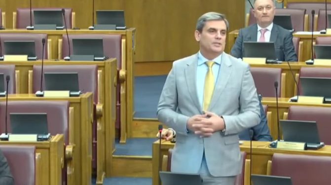 Ibrahimović: Vlada Crne Gore da nedvosmisleno i snažno stane uz rezoluciju o genocidu u Srebrenici