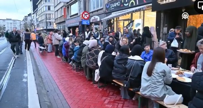 U Belgiji postavljen iftarski stol dugačak čak dva kilometra