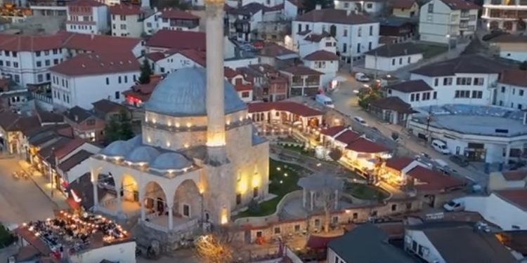 Prelijepi ezan za  iftar u najljepšem gradu na Kosovu- Prizren