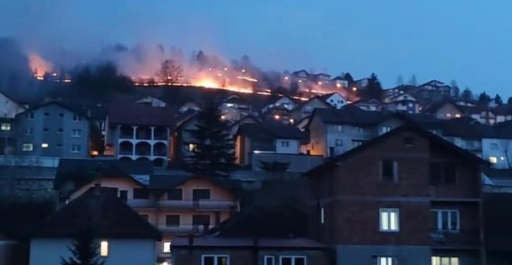 Veliki požar u  Rožajskom naselju Bandžovo brdo