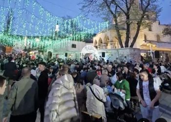 Sarajevo: Iftar na Baščaršiji u prelijepoj atmosferi