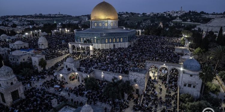 Najbolje od Ummeta jesu Palestinci, masovno obilježili noć Kadr u džamiji Al Aksa