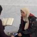 Palestinska djevojčica uči Kur’an napamet za vrijeme bombardovanja