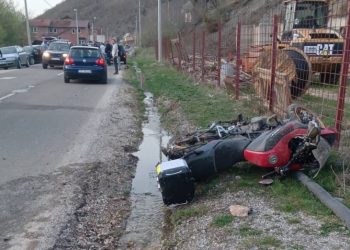 Tutin: Teška saobraćajna nesreća u naselju Gnila, teško povređen profesor E.Z.