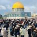 Neustrašivi i ponosni Palestinci klanjali Bajram u džamiji Al Aksa, probili blokadu