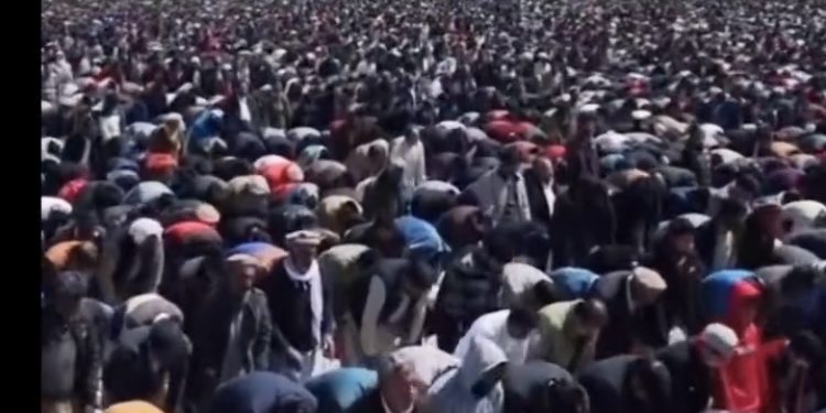 Pakistan: 100.000 vjernika na Bajram namazu na nadmorskoj visini 3000 metara