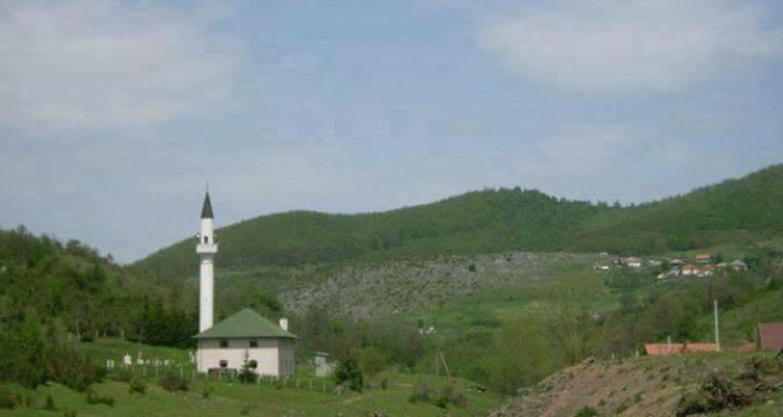 Selo Šaronje na Pešteru, na izvoru rijeke Vidrenjak