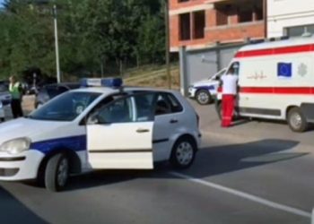 Dramatična potjera kroz gusto naselje Novog Pazara, bježao policiji pa udarao parkirana vozila