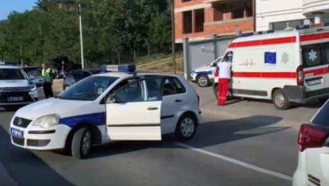 Dramatična potjera kroz gusto naselje Novog Pazara, bježao policiji pa udarao parkirana vozila