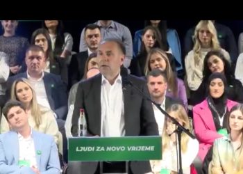 Ljajić zaprijetio kamiondžijama koji su “divljali” uoči Bajrama, biće kažnjeni