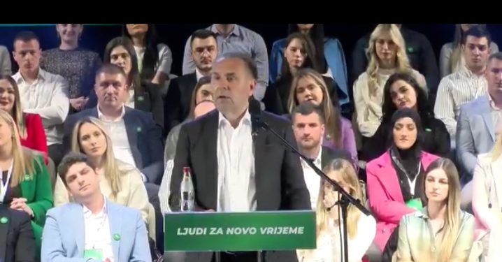 Ljajić zaprijetio kamiondžijama koji su “divljali” uoči Bajrama, biće kažnjeni