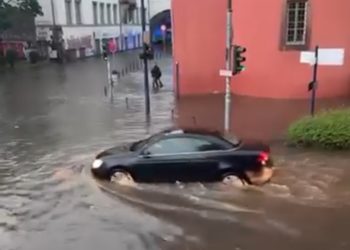 Frankfurt i Offenbach pogodilo jako nevrijeme, ulice poplavljene
