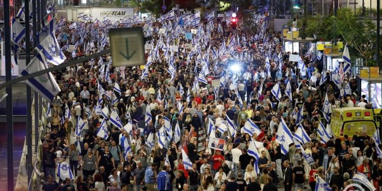 Veliki protest protiv Vlade Netanjahua, hitan dogovor sa Hamasom
