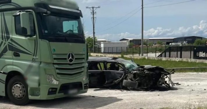 Tri osobe teže povređene u saobraćajnoj nesreći na Kosovu, kamion iz Novog Pazara