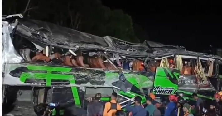 Tragična maturska ekskurzija: Najmanje 11 poginulih i 10 povređenih u stravičnoj autobuskoj nesreći (VIDEO)