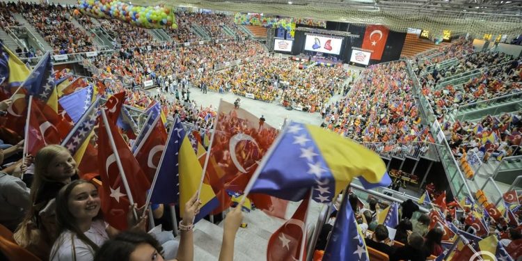 Održan dečiji festival u Zenici, hiljade mališana pjevalo i igralo